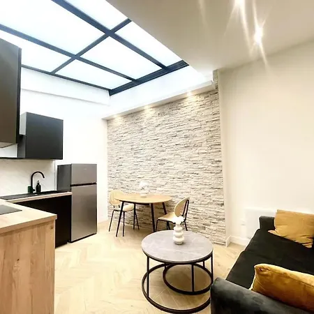 Apartament Charming Flat -